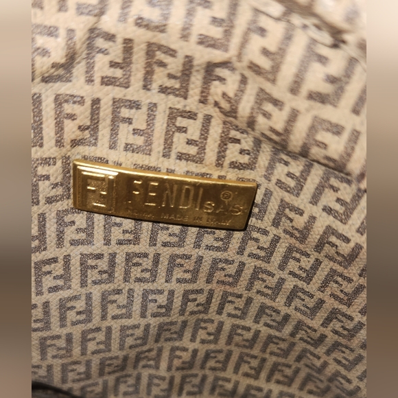 Fendi Crossbody Bag With COA - Picture 5 of 10